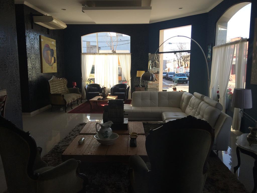 Hotel Maxim ตรินิดาด ภายนอก รูปภาพ