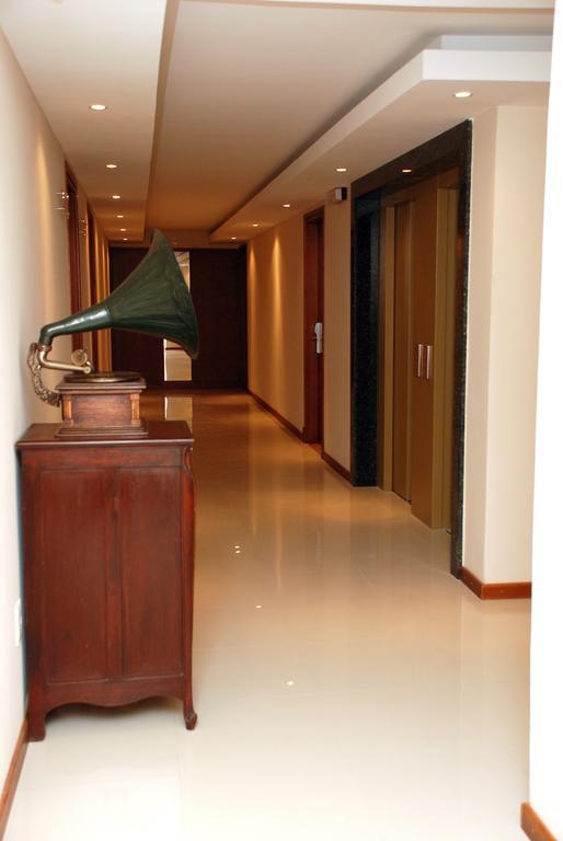 Hotel Maxim ตรินิดาด ภายนอก รูปภาพ